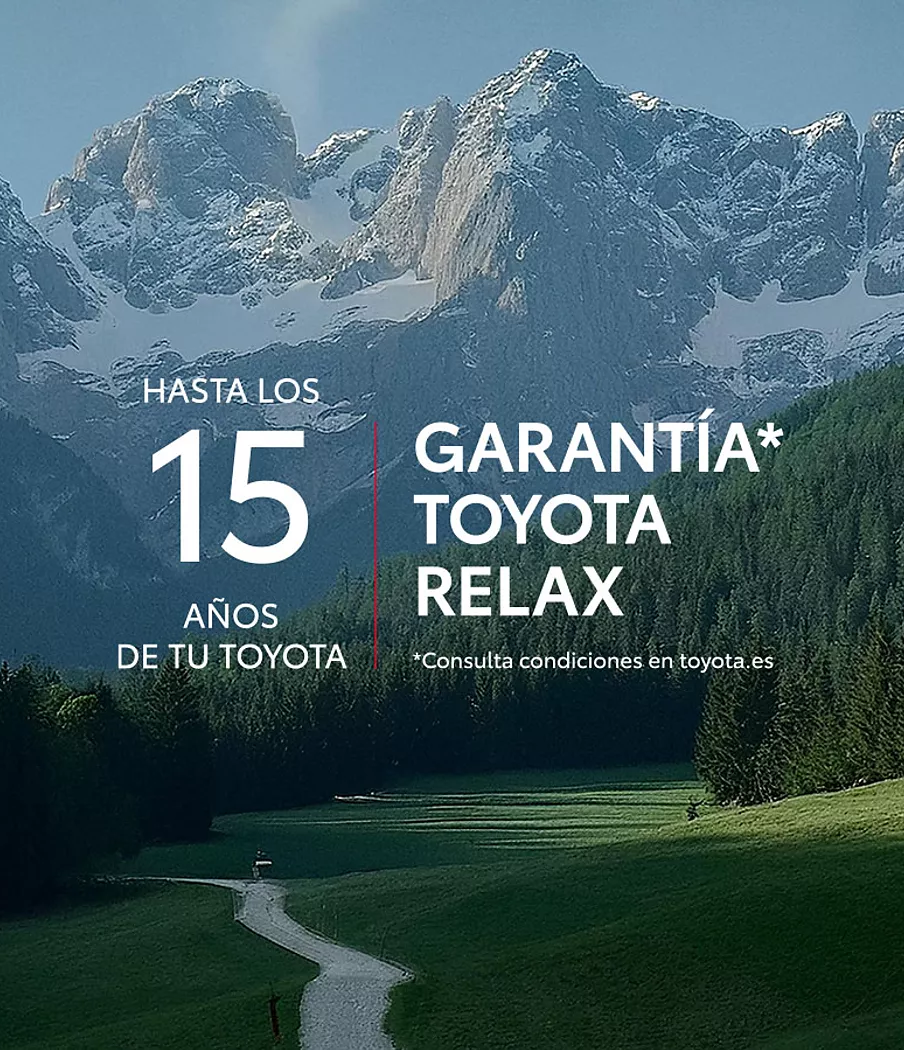 Garantía Toyota Relax: cobertura hasta los 15 años de tu Toyota, sobre una carretera de montaña