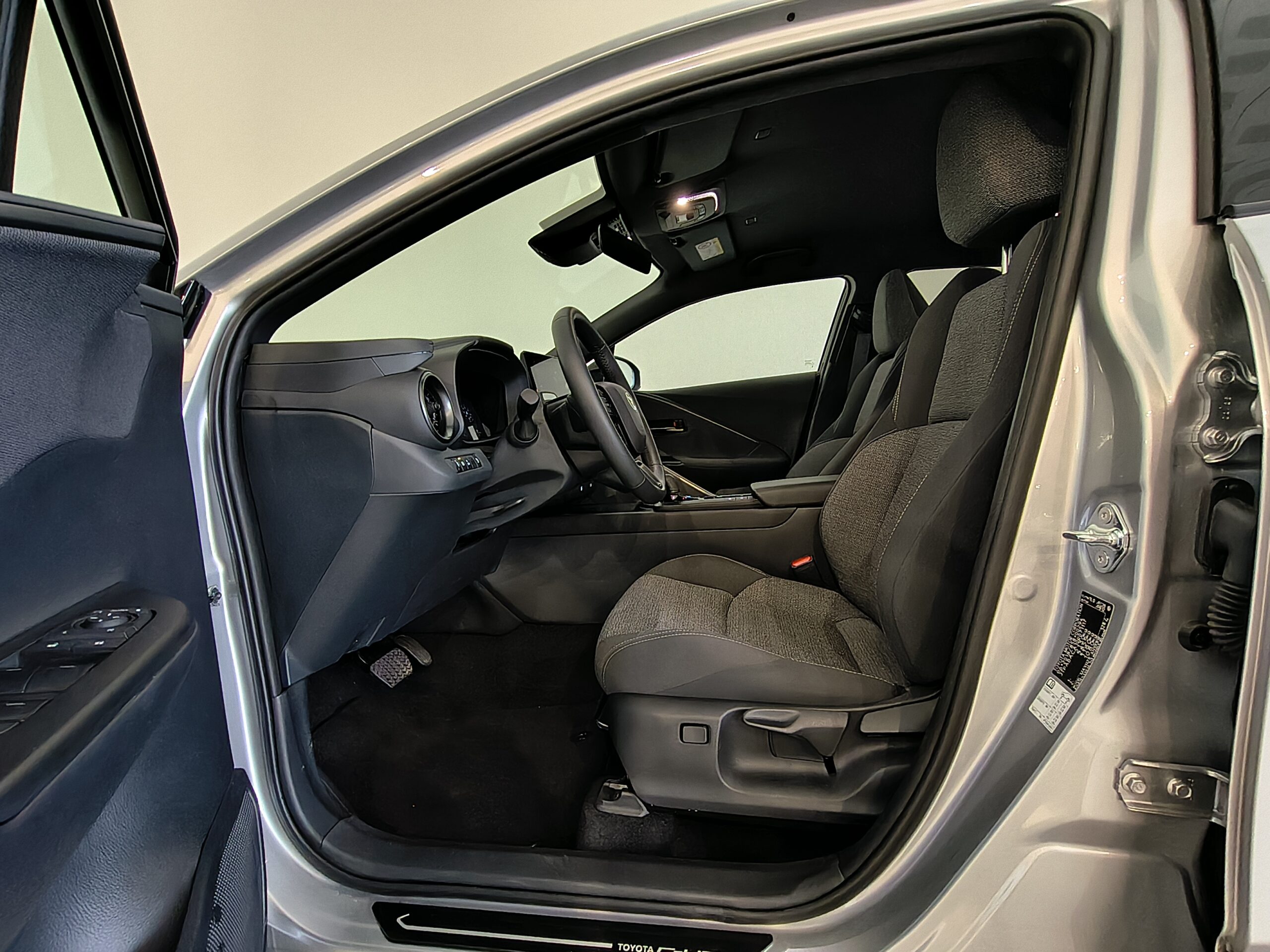 TOYOTA C-HR - Imagen 13