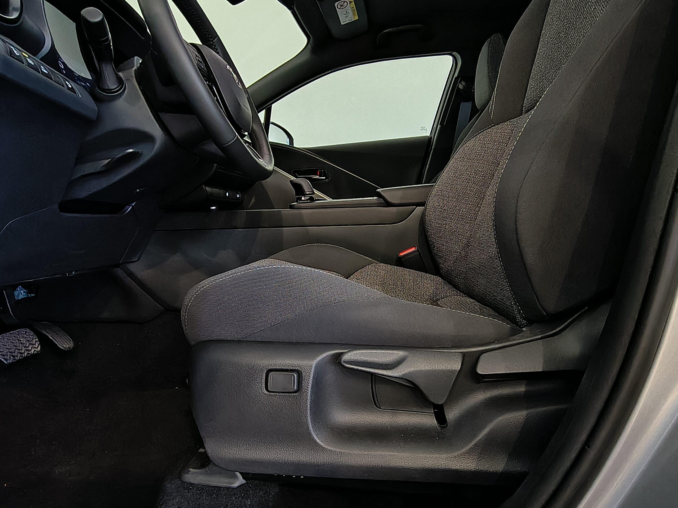 TOYOTA C-HR - Imagen 30