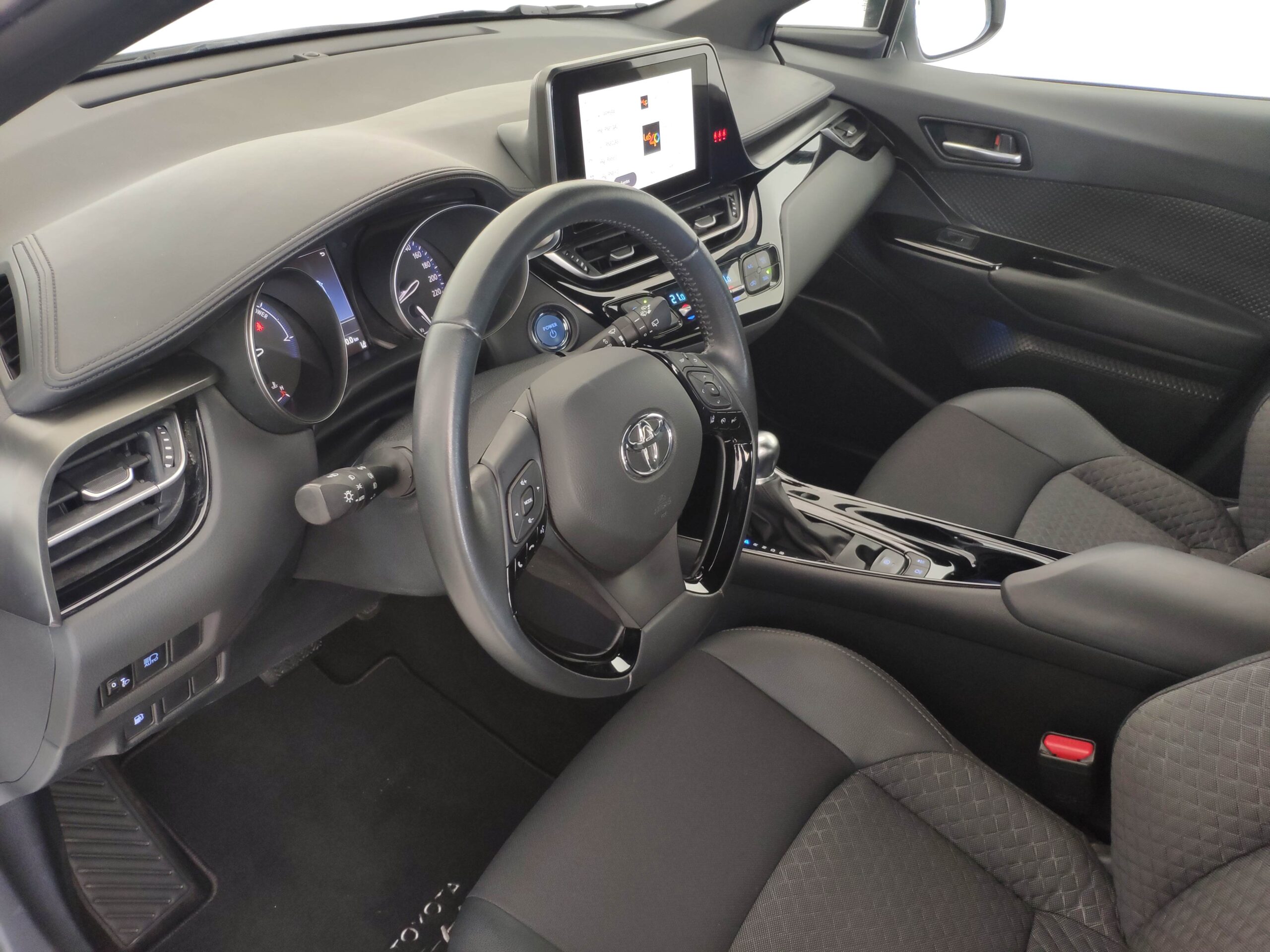 TOYOTA C-HR - Imagen 18