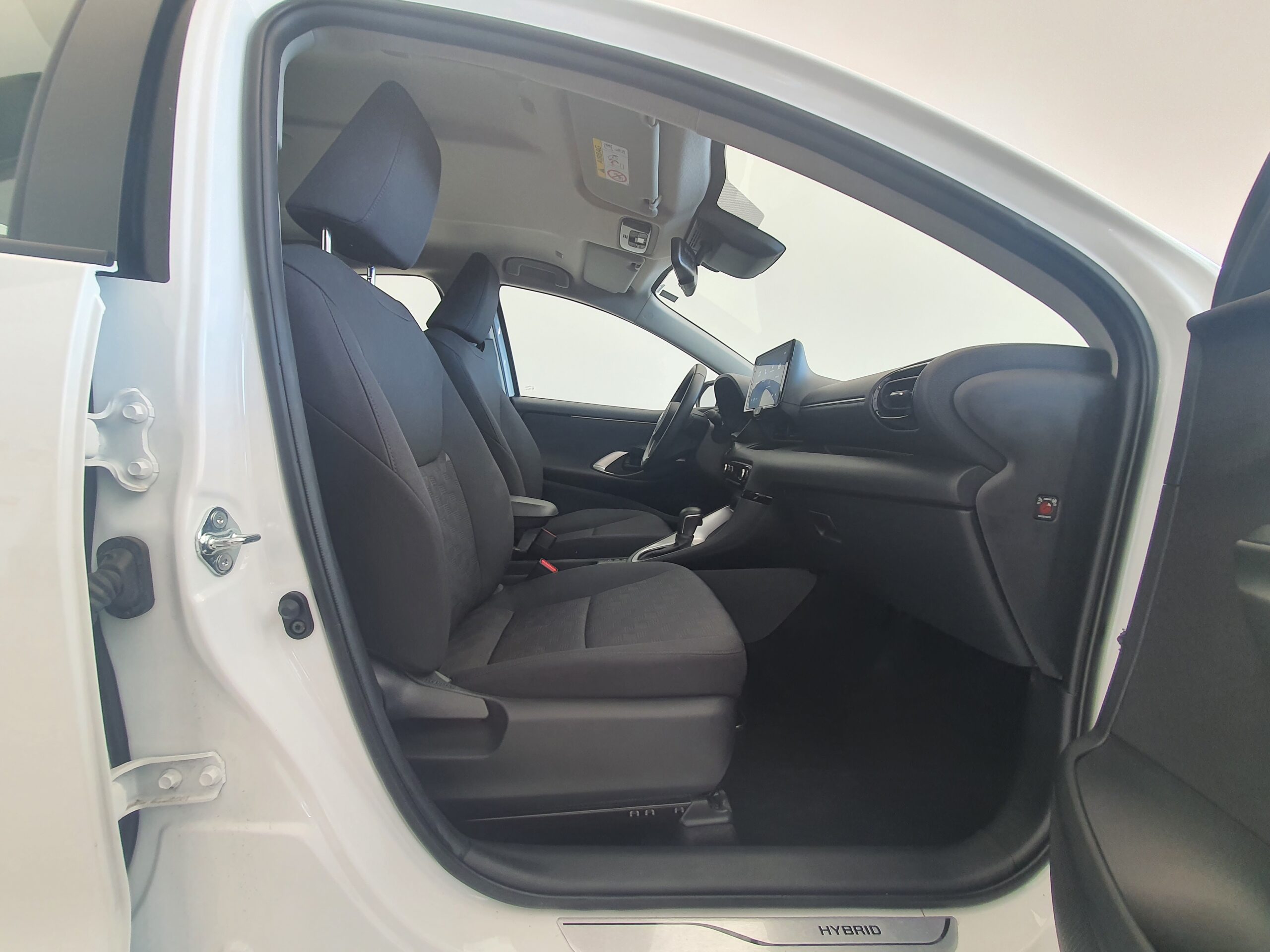 TOYOTA YARIS - Imagen 6