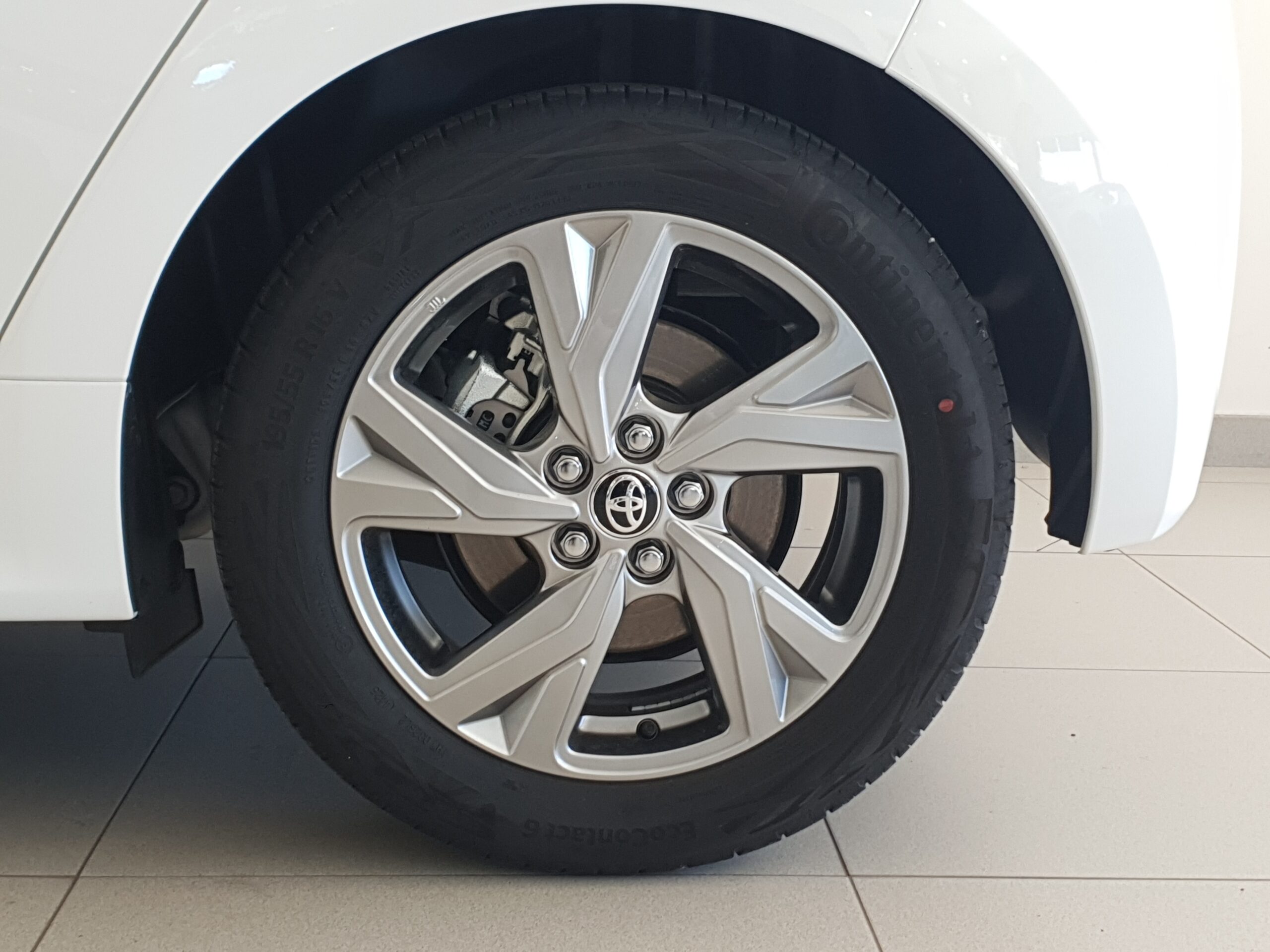 TOYOTA YARIS - Imagen 16