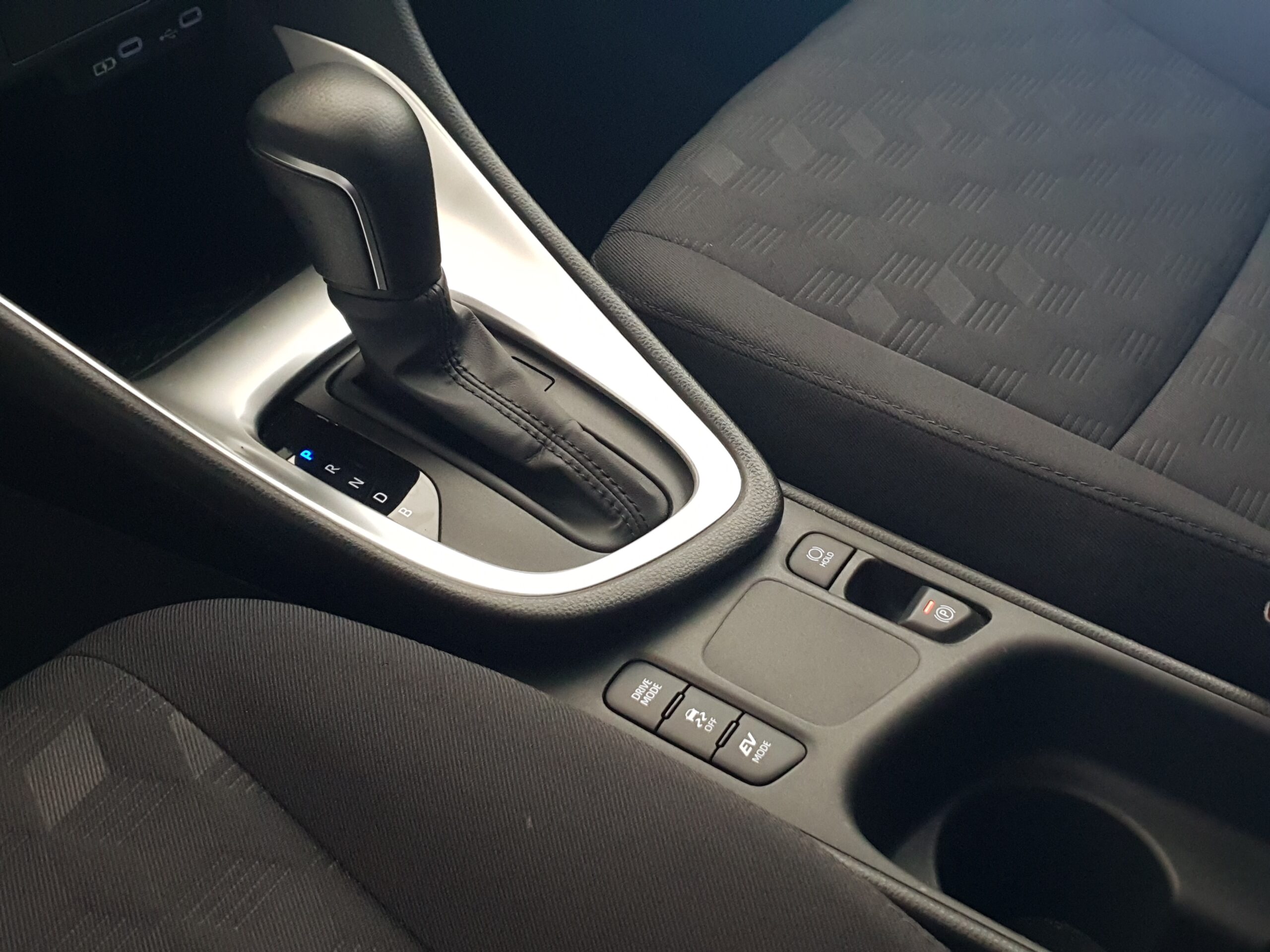 TOYOTA YARIS - Imagen 20