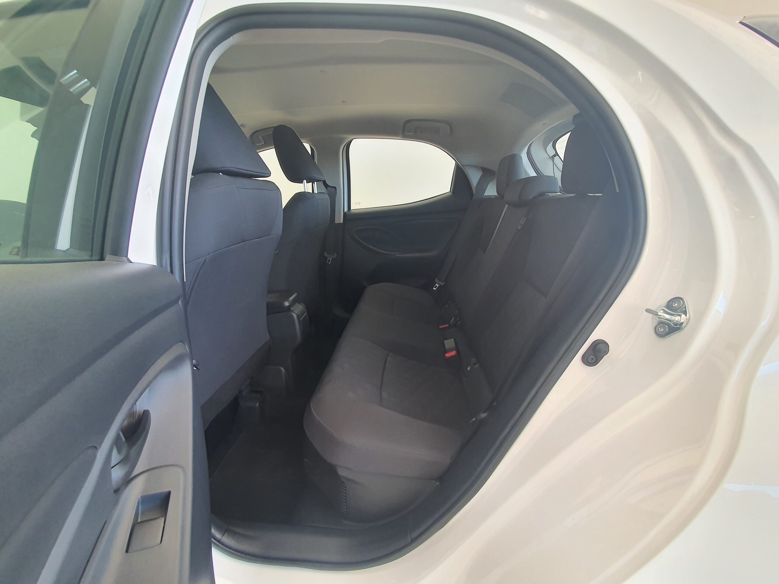 TOYOTA YARIS - Imagen 11