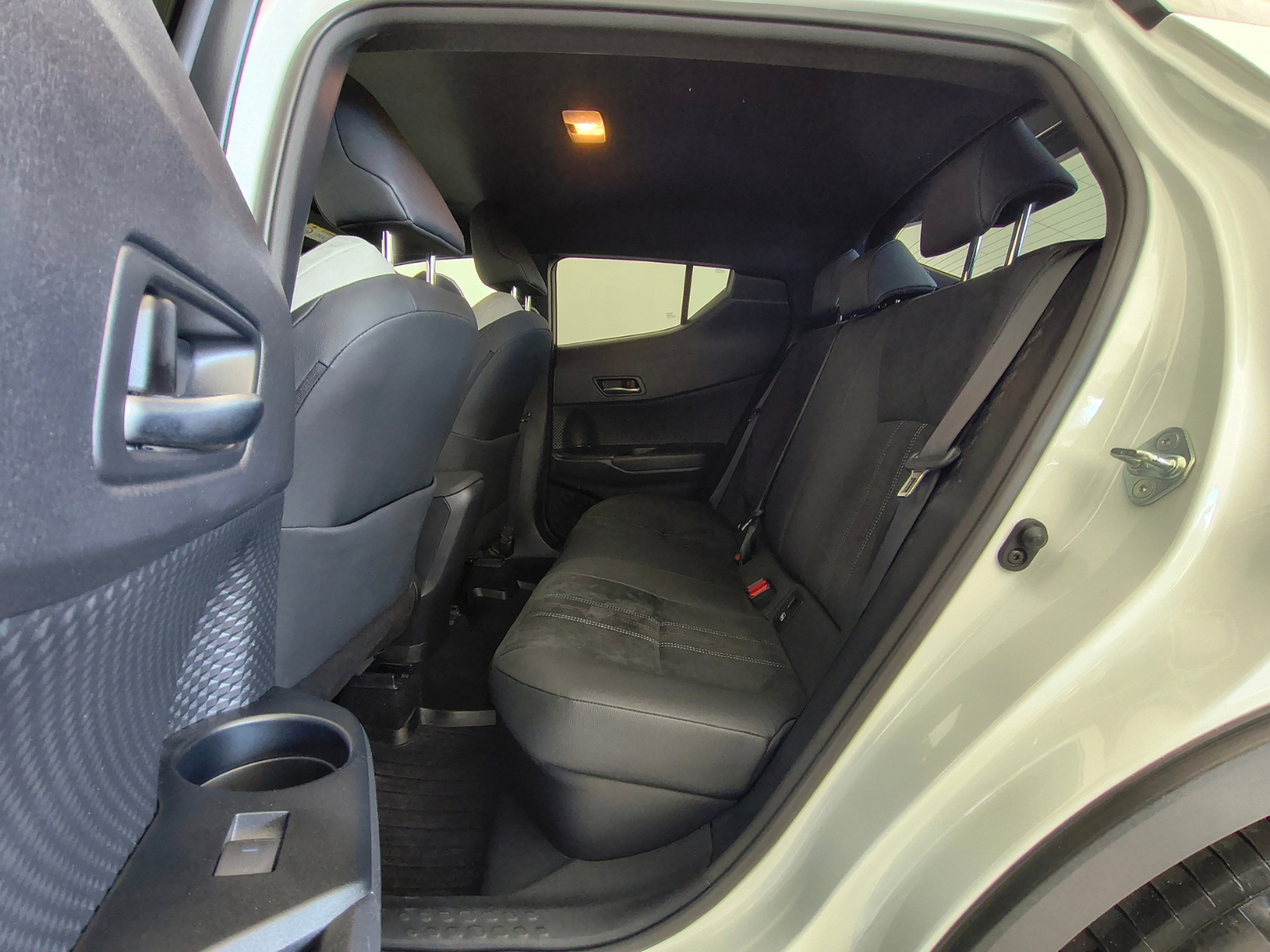 TOYOTA C-HR - Imagen 11
