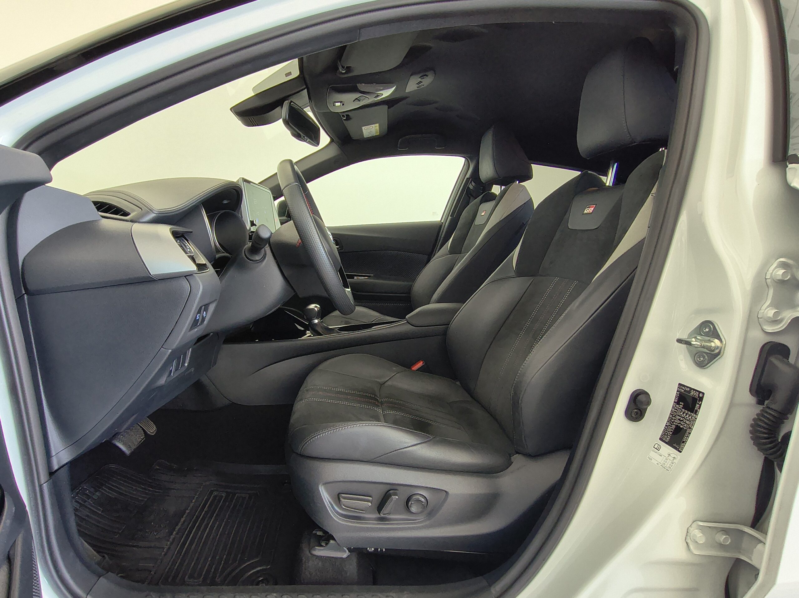 TOYOTA C-HR - Imagen 12