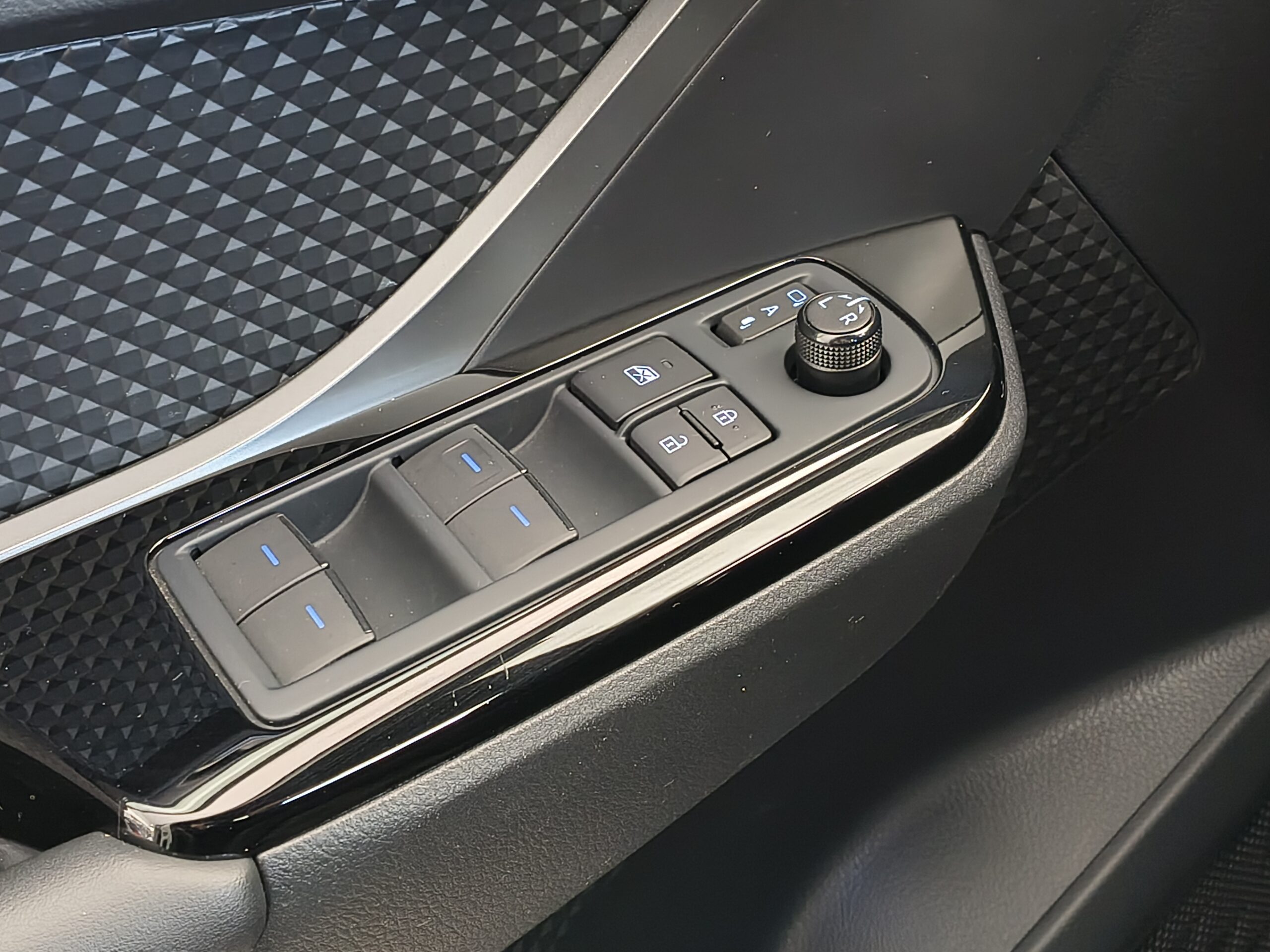 TOYOTA C-HR - Imagen 25