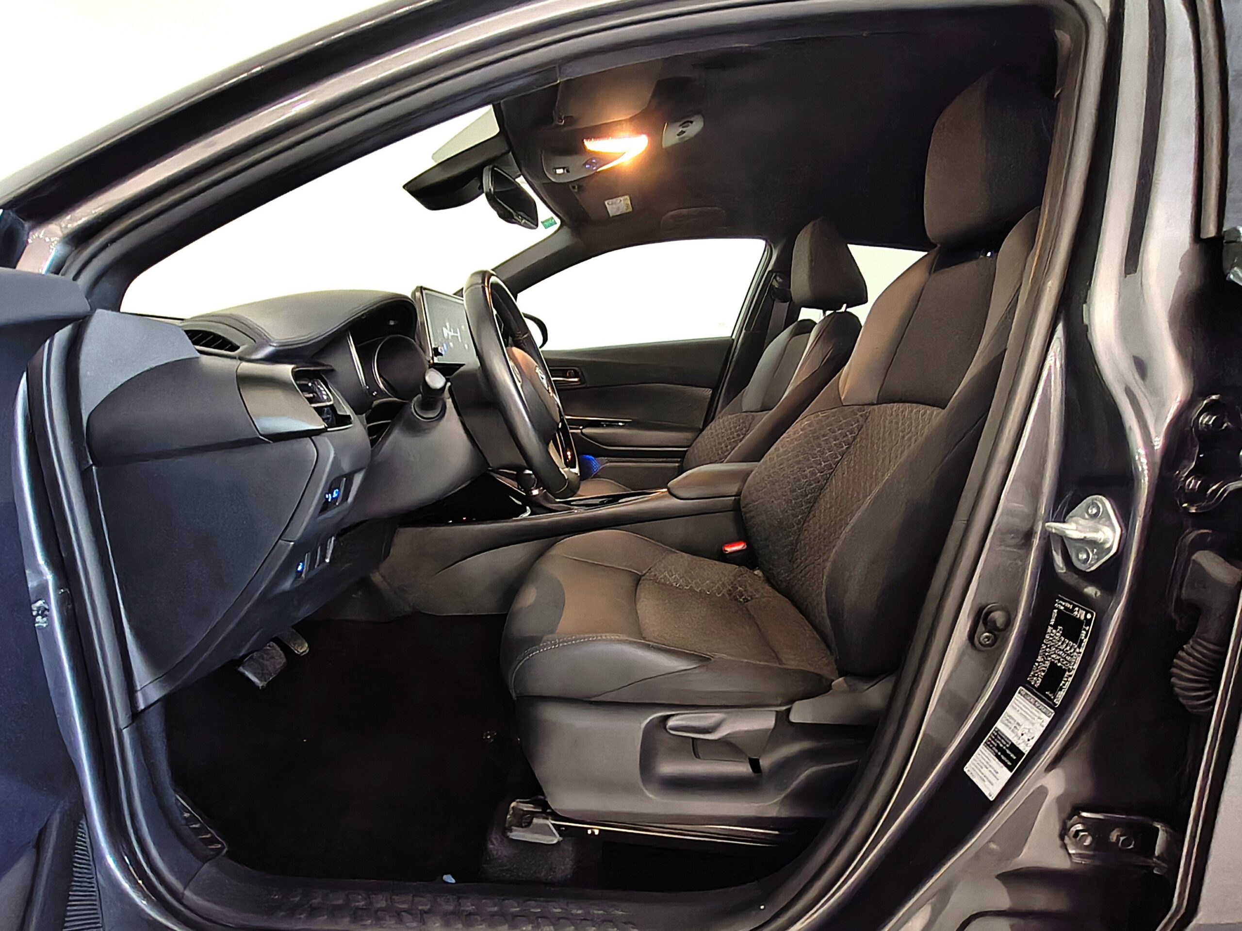 TOYOTA C-HR - Imagen 12