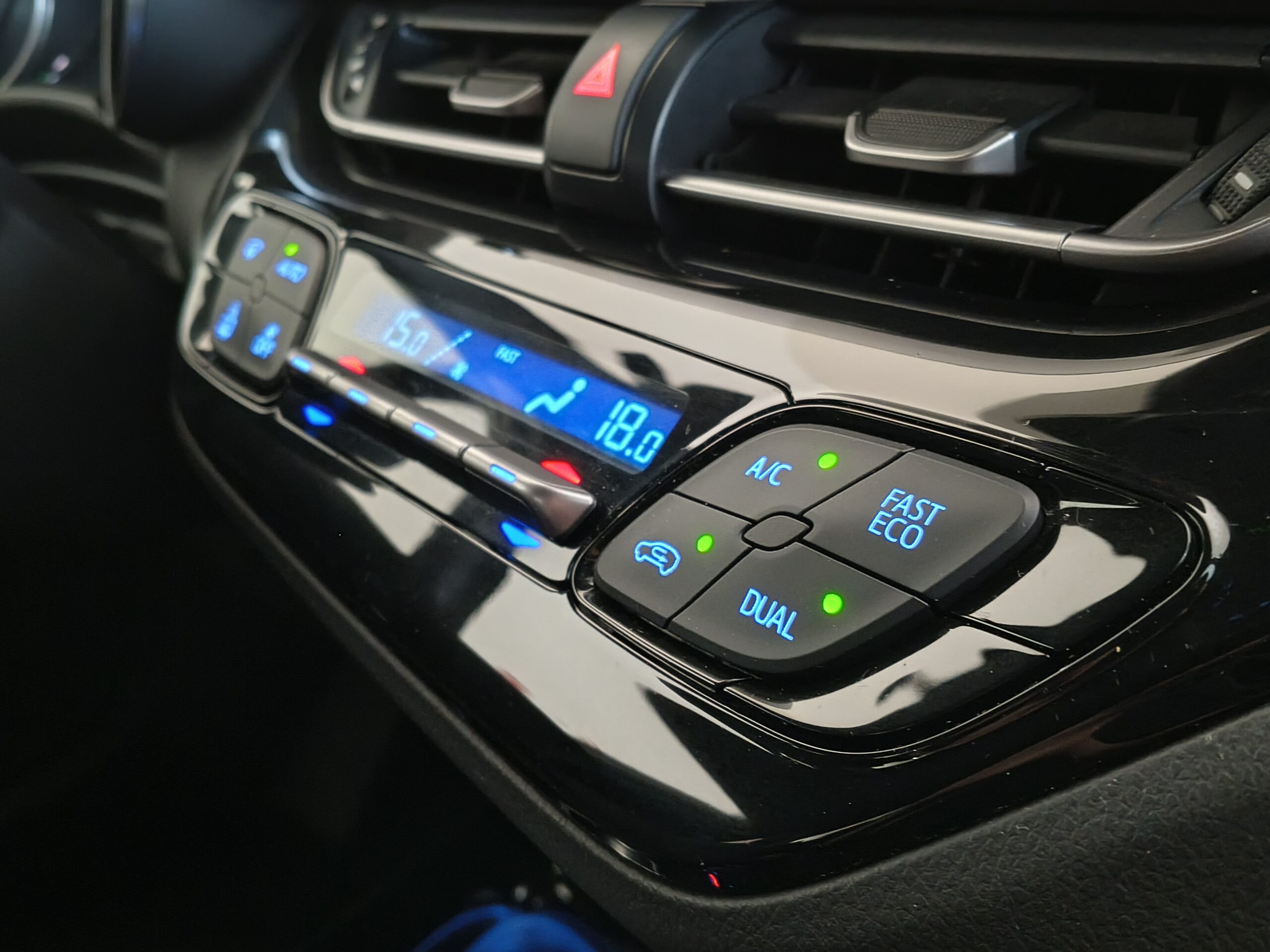 TOYOTA C-HR - Imagen 21