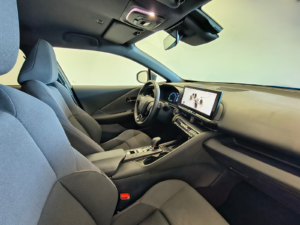 interior toyota CHR 220PH ADVANCE hibrido enchufable de ocasion