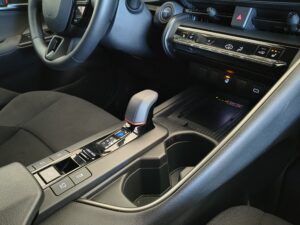 interior toyota CHR 220PH ADVANCE hibrido enchufable de ocasion
