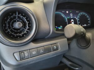 interior toyota CHR 220PH ADVANCE hibrido enchufable de ocasion