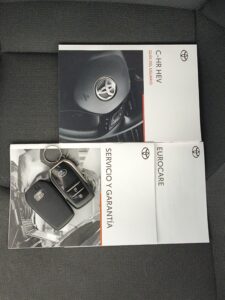 documentos toyota CHR 220PH hibrido enchufable de ocasion Compostela Movil