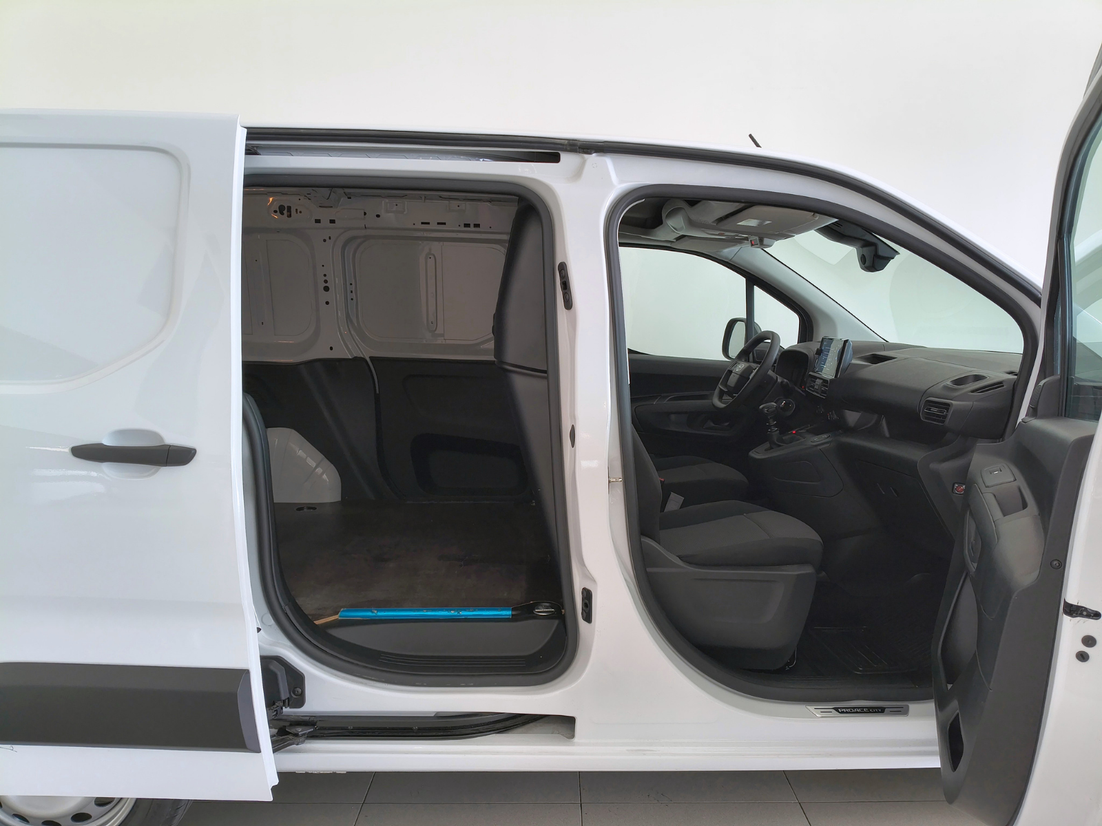 TOYOTA PROACE CITY VAN - Imagen 11