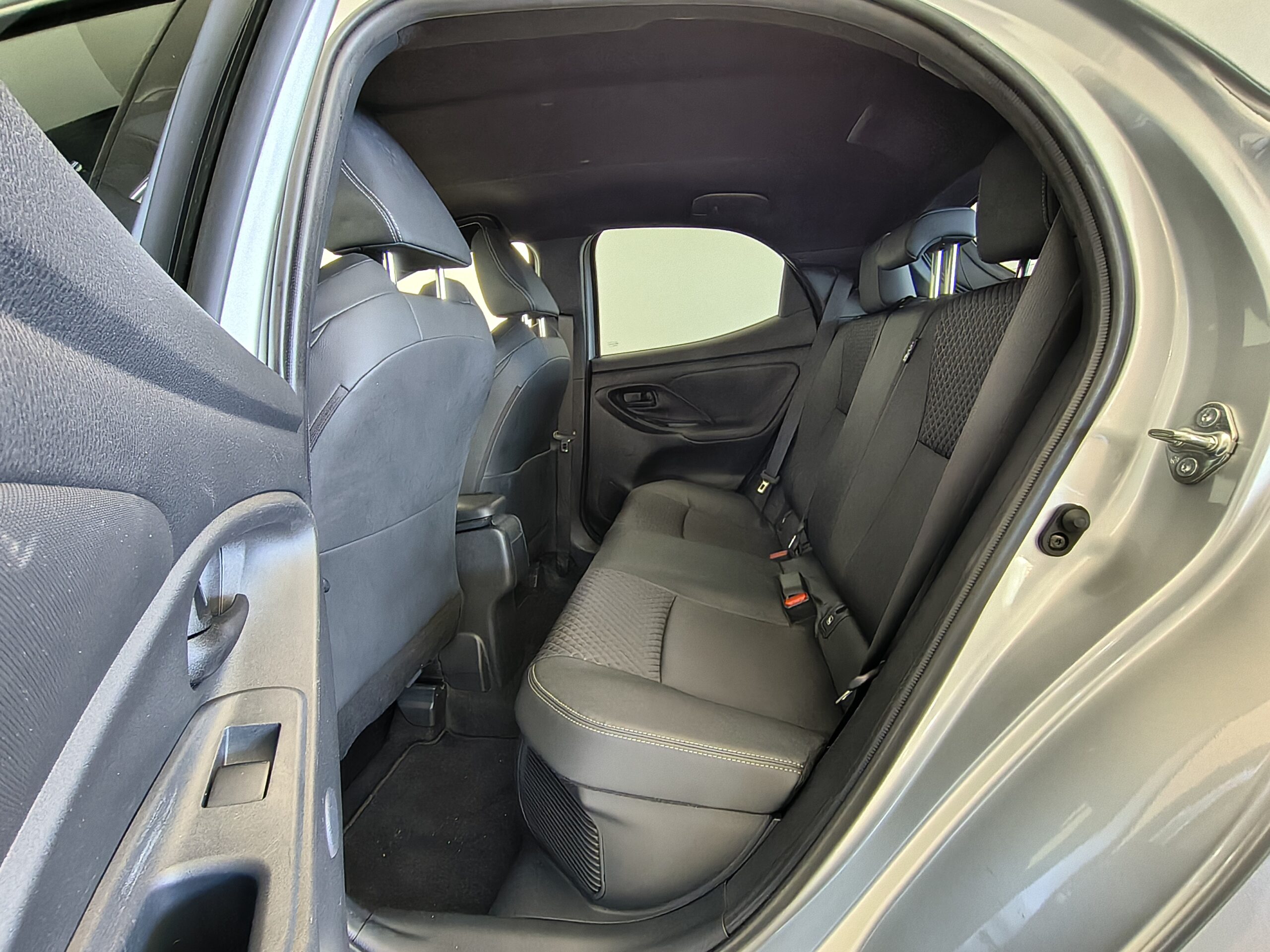 TOYOTA YARIS - Imagen 11