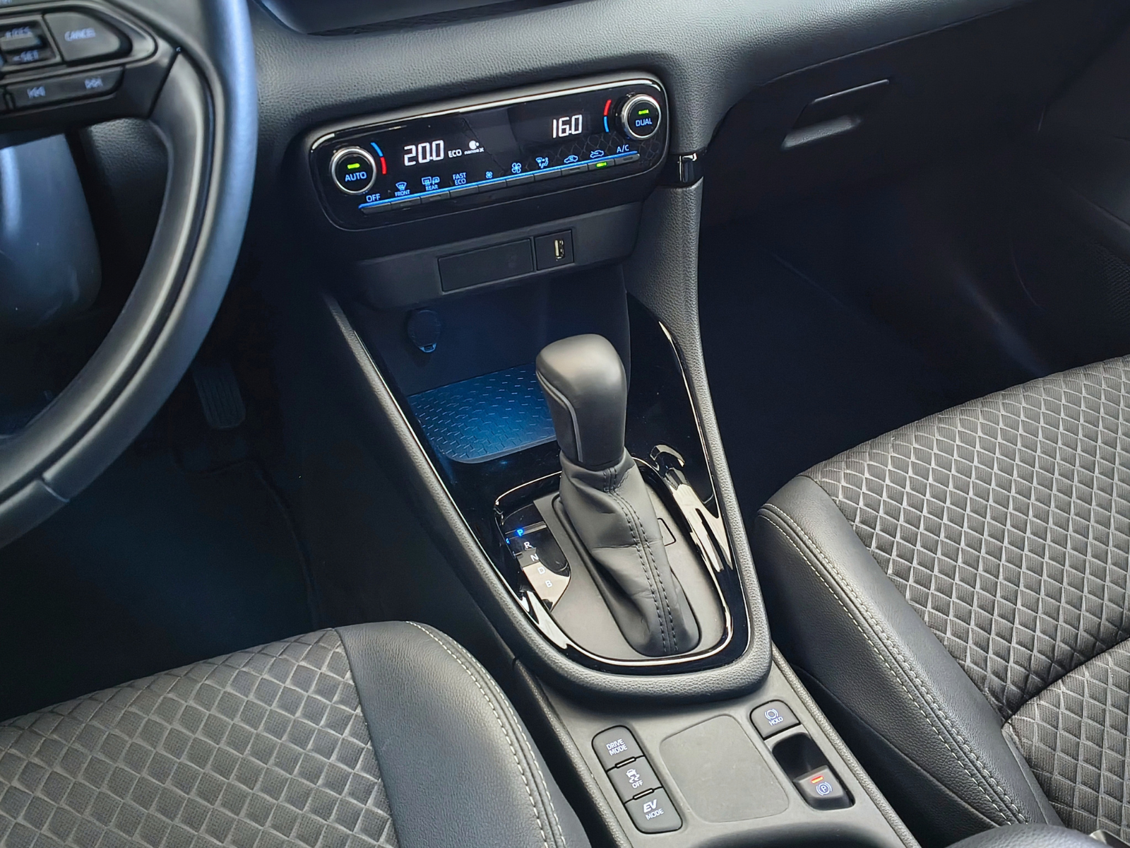 TOYOTA YARIS - Imagen 20