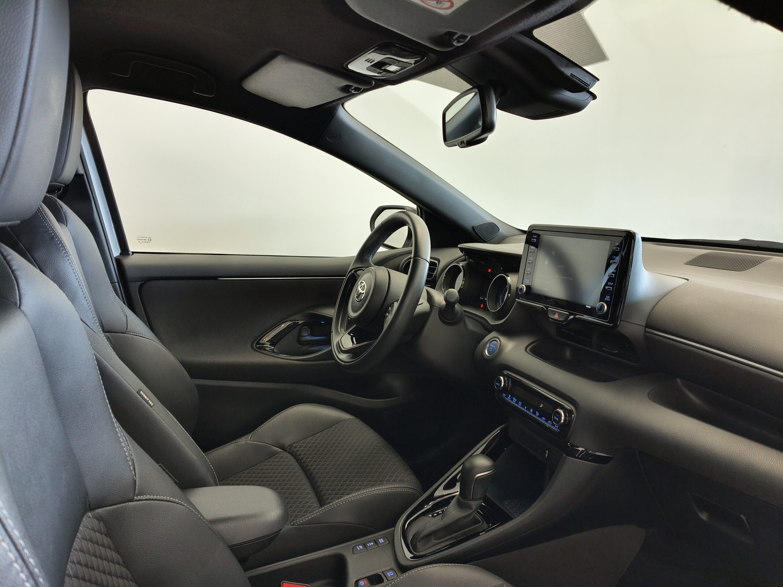 TOYOTA YARIS - Imagen 22