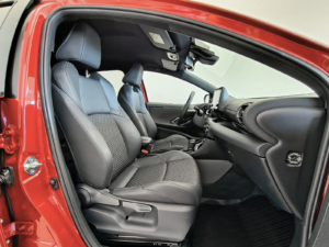 interior delantero derecho toyota yaris 120h style