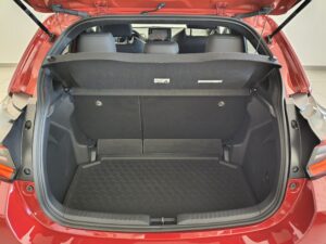 interior maletero toyota yaris 120h style